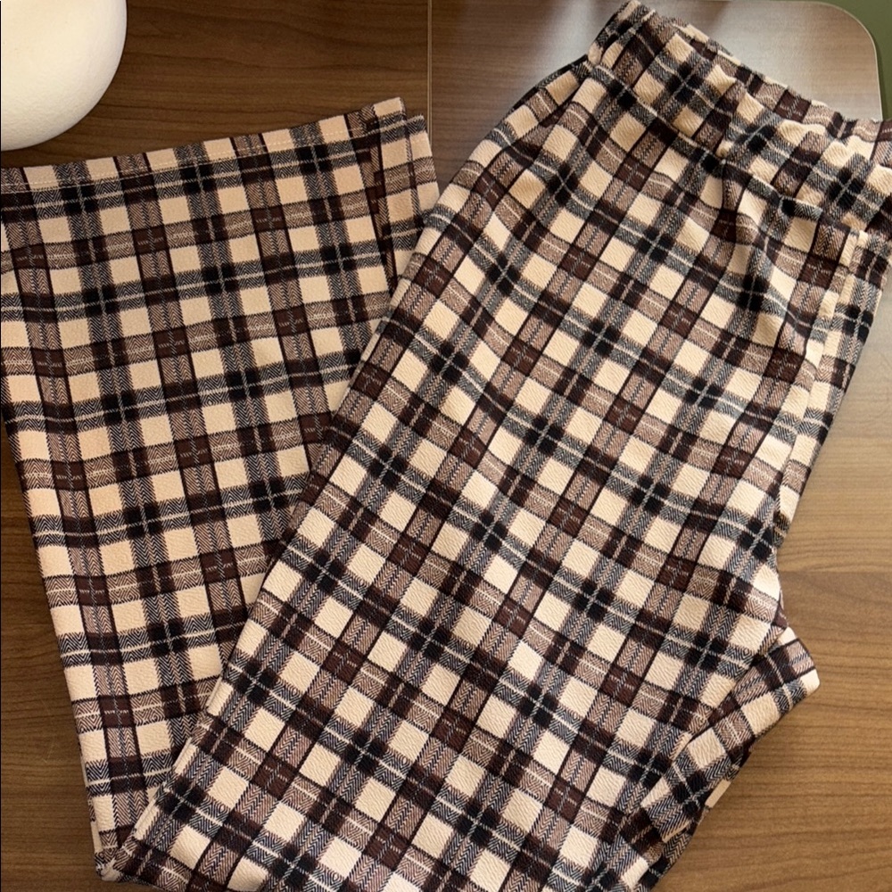 Chic Plaid Pants in Black and Tan